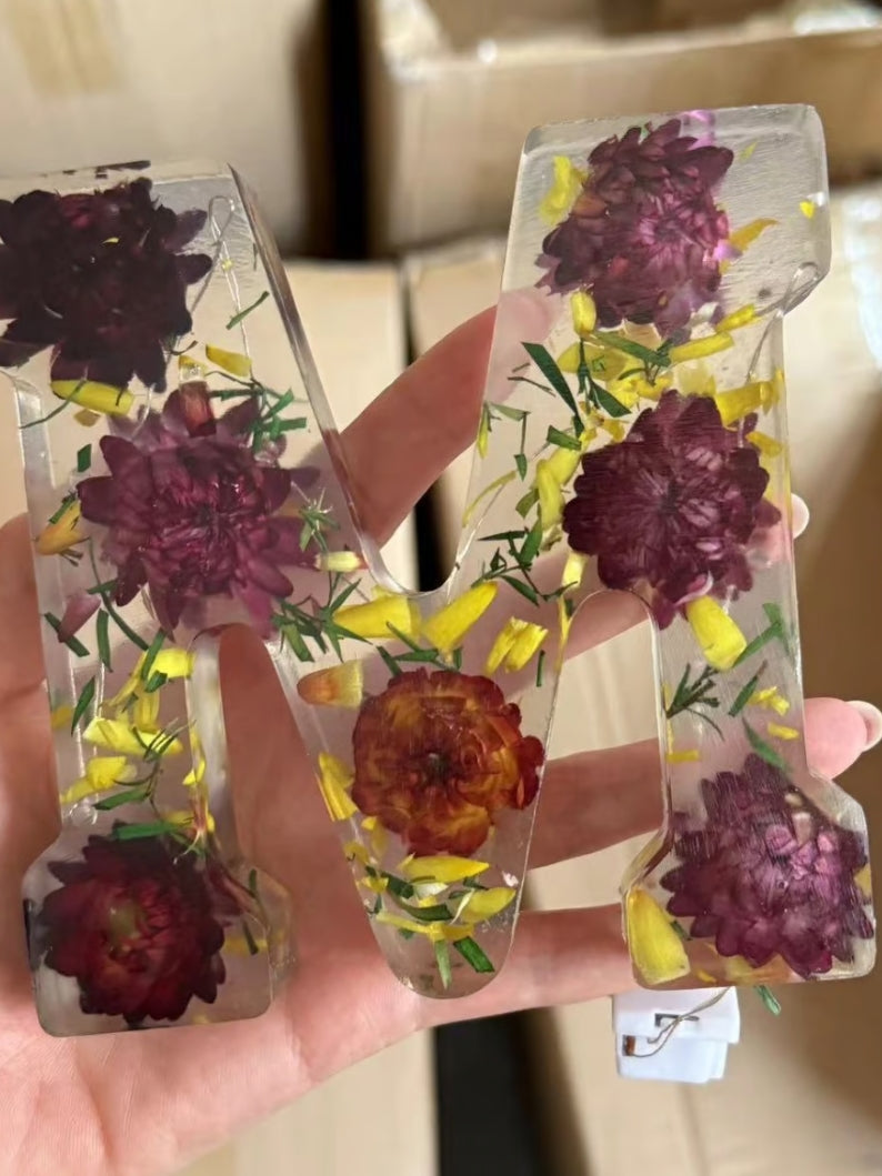 Handmade Floral Resin Night Light ~ Bring artistic light to your home effortlessly