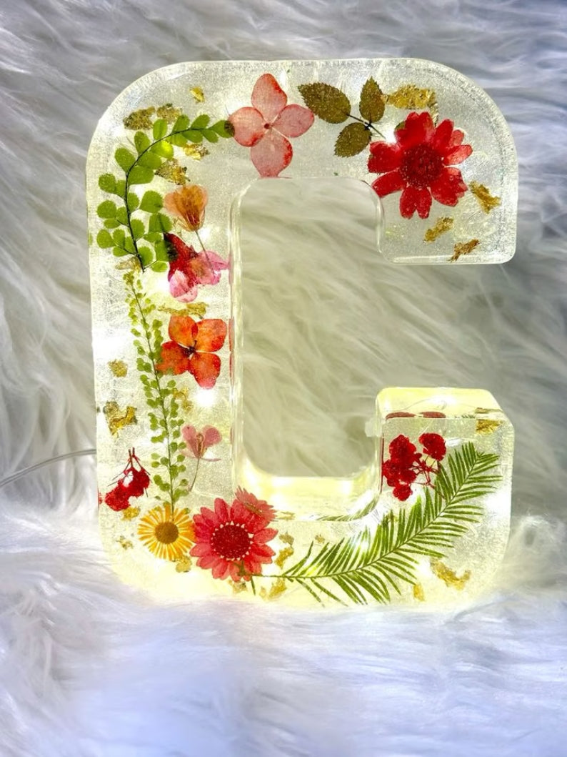 Handmade Floral Resin Night Light ~ Bring artistic light to your home effortlessly